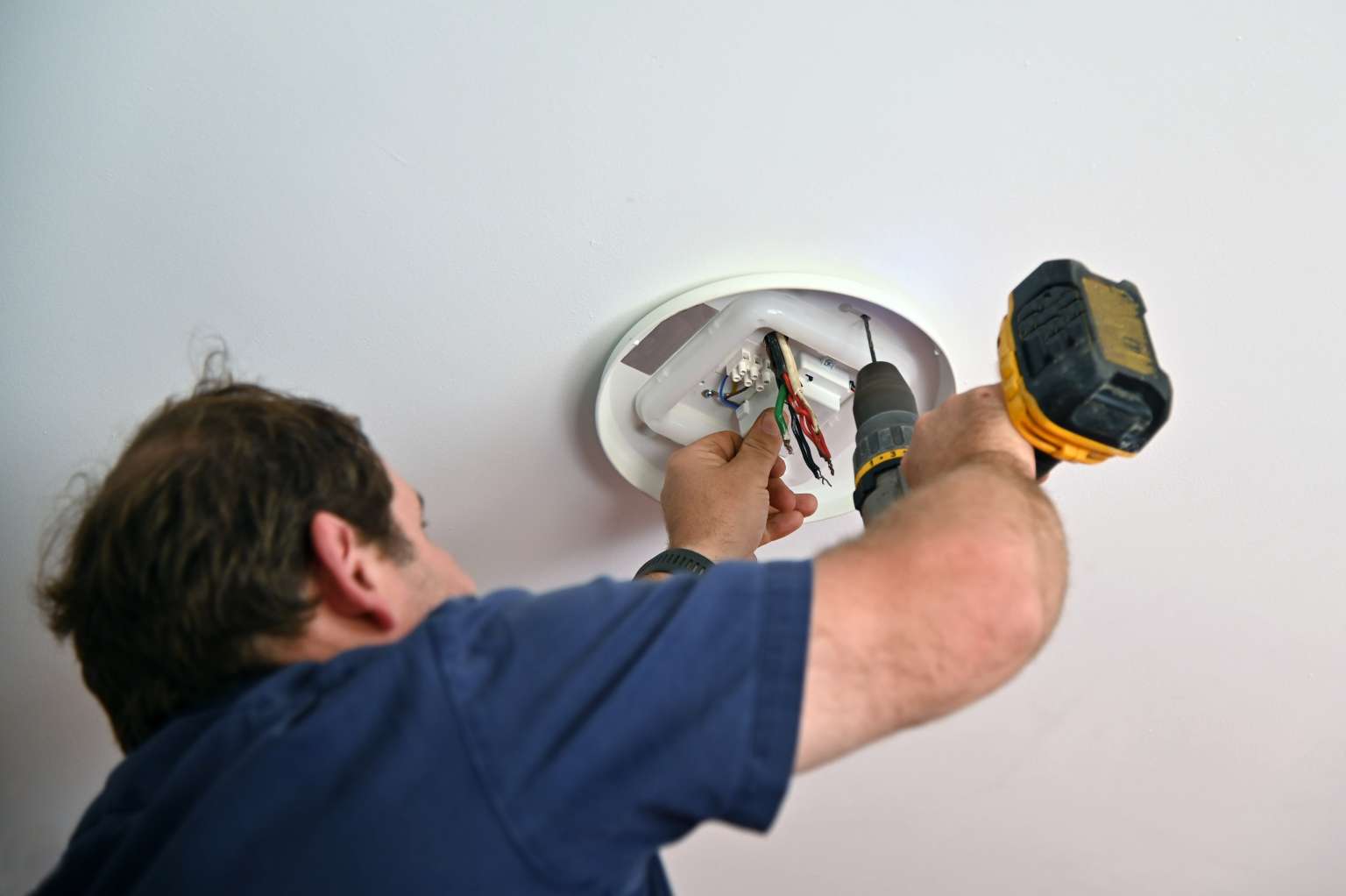 types-of-electricians-specialization-qualifications-bizinsure